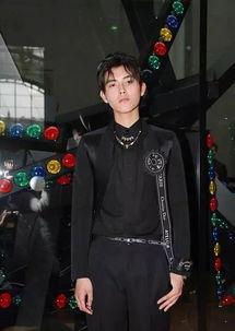 娱乐圈爆料君陈飞宇,娱乐圈爆料君的幕后故事  第2张